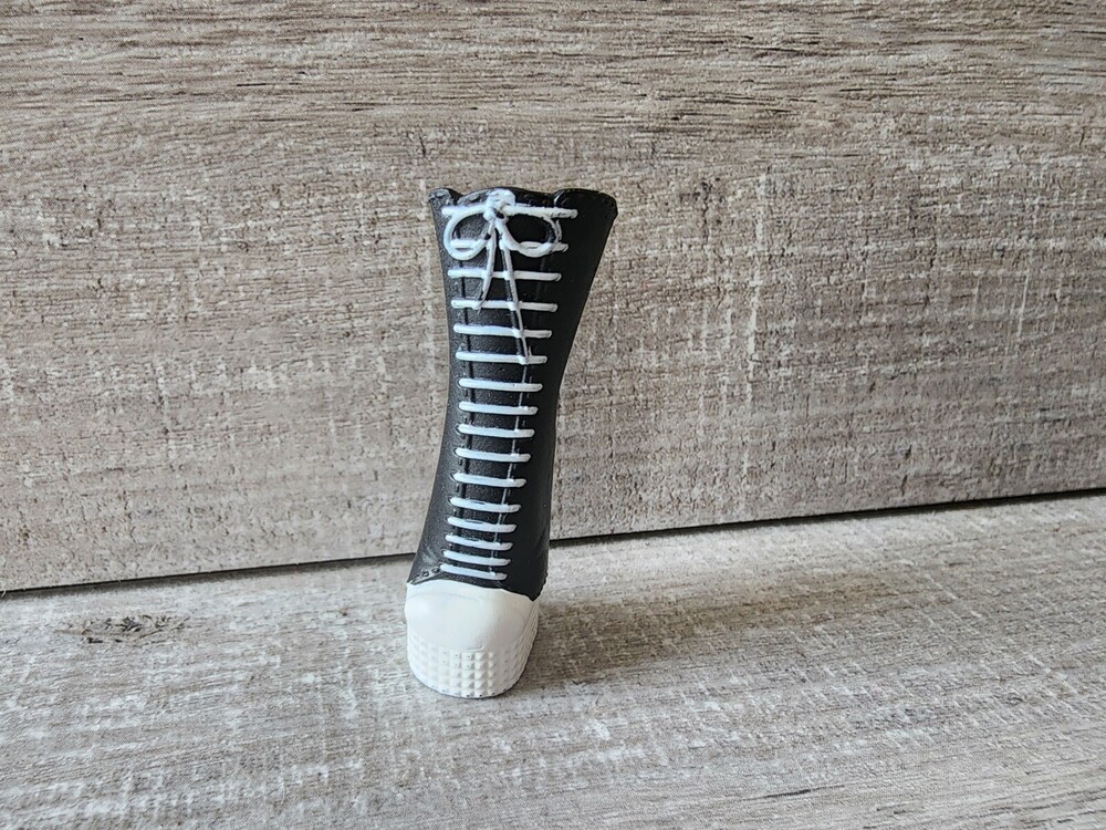 LOL OMG Doll Accessory White Black Boot Sneaker Converse Shoe Miss GLAM - RIGHT